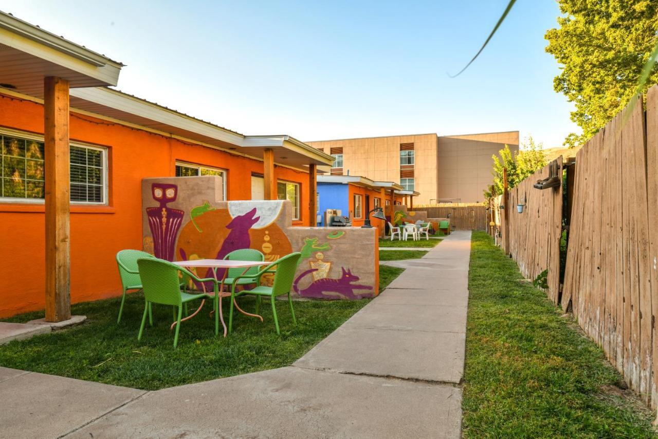 Inn 1 - Downtown 1 Bedroom Unit, Sleeps 6 With Shared Hot Tub Moab Exterior photo
